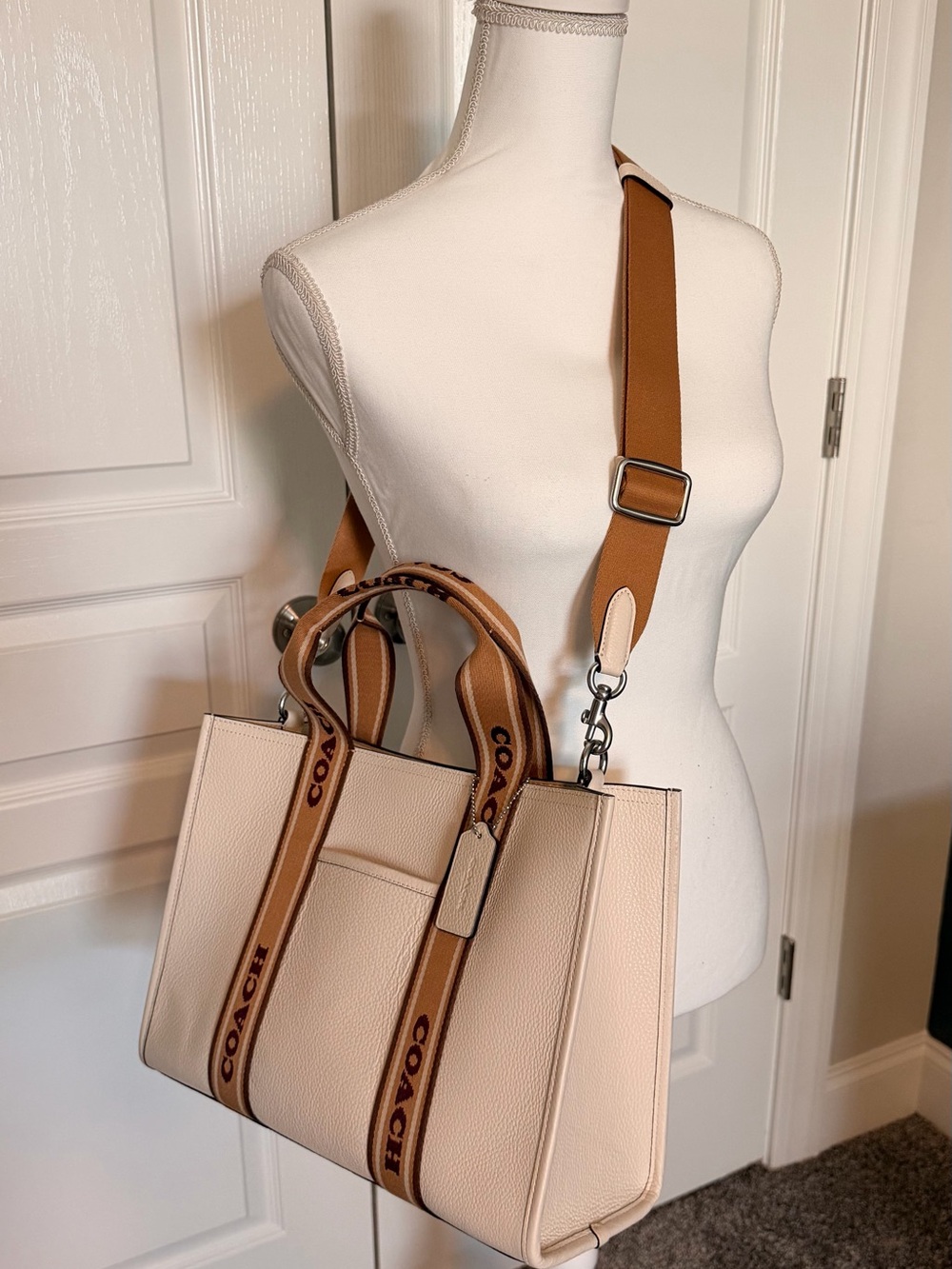 NWOT - COACH Pebbled Leather Tote Bag with Branded Strap - Picture 7 of 7